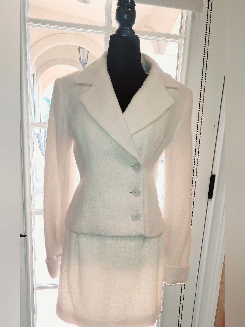 Lovely Rare Find Vintage Cream Bouclé Two-Piece Skirt Jacket Suit Brand APART  4